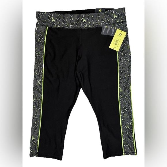 Xersion Pants - NWT Xersion Women's Black Neon Green Capri Workout Yoga Pants Size XL 36 X 20